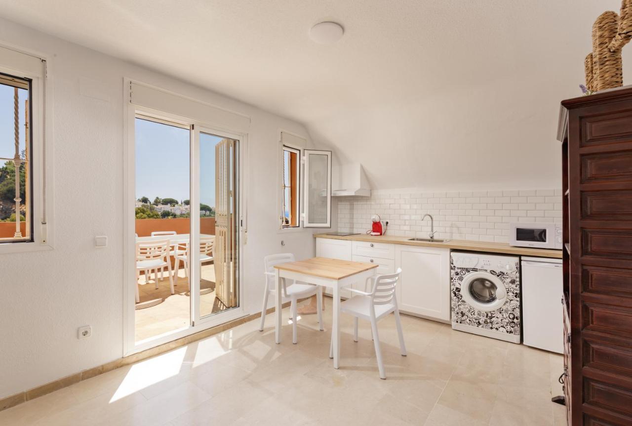 Fresh Penthouse Apartment With Great Sea Views Касарес Екстериор снимка